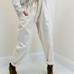 Pantalon Brodé – Coupe Barrel – Élégance Italienne Décontractée