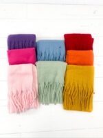 Écharpe Oversize Duveteuse à Longues Franges – Chaleur Cocoon & Couleurs Tendances – Image 2