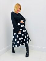 Jupe midi en néoprène à motifs – LM LULU, Élégance Structurée – Image 3