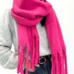 Écharpe Oversize Duveteuse à Longues Franges – Chaleur Cocoon & Couleurs Tendances