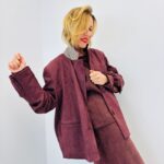 Veste en Suédine avec col contrasté à carreaux – Élégance Bordeaux