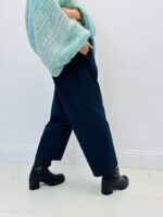 Pantalon Coupe Carotte en toile souple – Élégance Décontractée – Image 6