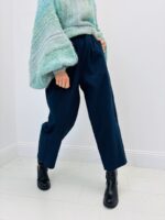 Pantalon Coupe Carotte en toile souple – Élégance Décontractée – Image 4