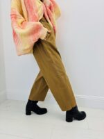 Pantalon Coupe Carotte en toile souple – Élégance Décontractée – Image 8