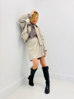 Veste Courte – Style Moderne & Volume Structuré – Image 3