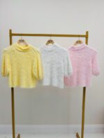 Pull Peluche Ultra Doux à Col Montant – Charme Cocooning & Féminité Moderne – Image 2