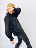 Chemise en Matière Dévorée – Élégance Texturée & Style Affirmé – Image 3