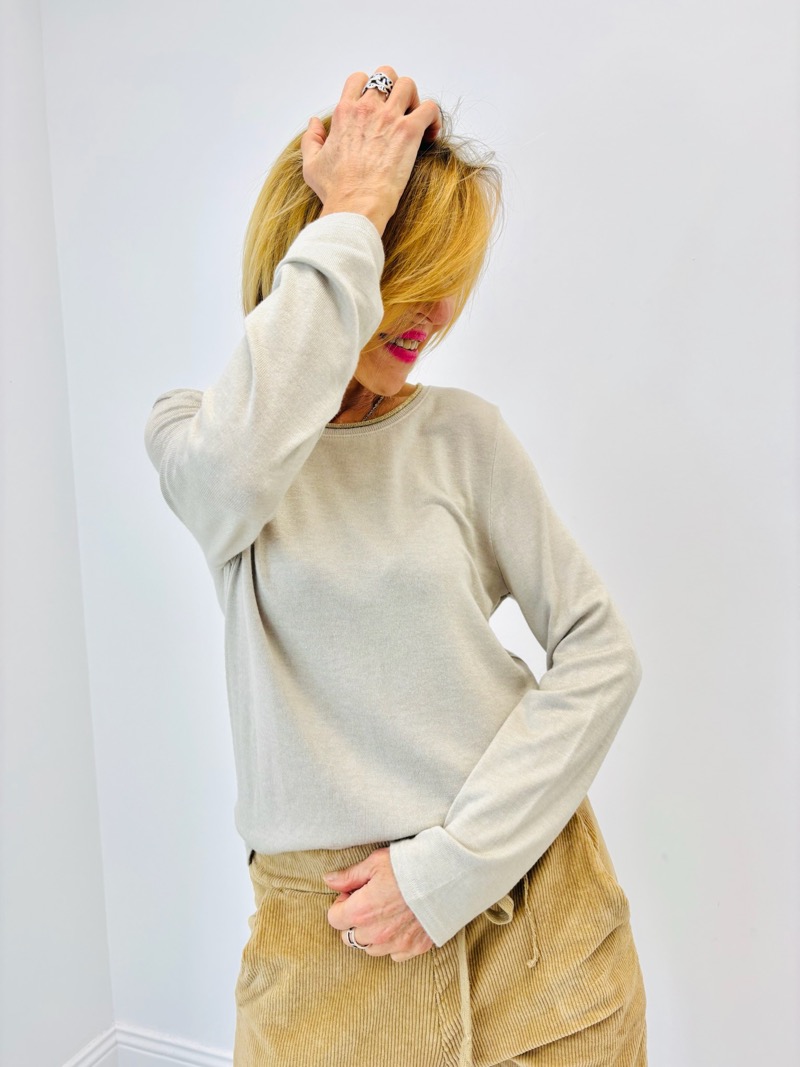 IMG_9949 T-shirt Manches Longues en maille fluide au toucher doux – Image 1