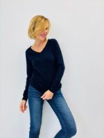Pull col V essentiel en maille fluide et ultra confortable – Image 6