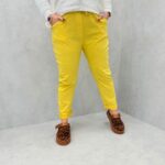 Pantalon grande taille coupe confort – Esprit casual chic et couleur vitaminée