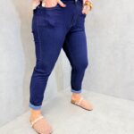 Jean stretch bleu brut avec ceinture – Grande Taille – Indispensable du quotidien et confort optimal