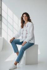 Chemise Blanche Brodée En Coton Gaufré – Détails Floraux Délicats – Image 3