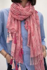 Écharpe Fluide À Motif Feuillage Et Finitions Pompons