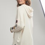 Pull à Capuche Bohème Manches Crochet – EMA BLUE’s | Fabrication Française