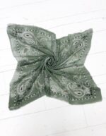 Écharpe Fluide à Imprimé Bandana Esprit Kujten – Image 4