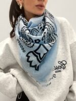 Écharpe Cachemire Bandana aux Tons Intemporels – Image 3