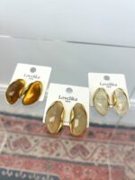 Boucles d’Oreilles Résine Marbrée – Élégance Organique & Reflets Dorés – Image 3