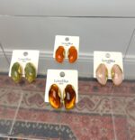 Boucles d’Oreilles Résine Marbrée – Élégance Organique & Reflets Dorés – Image 2