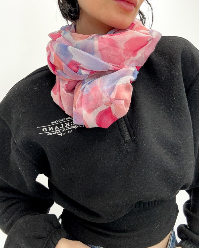 IMG_1590 2 Écharpe Florale Aquarelle – Douceur Colorée – Image 1