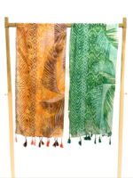 Écharpe Fluide À Motif Feuillage Et Finitions Pompons – Image 3