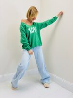 Pull Col V “Love” En Maille Douce – Image 3