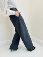 Pantalon Tailleur Large À Plis – Image 5