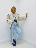 Blouson Aspect Vinyle – Esprit Urbain Chic et Caractère Affirmé – Image 6