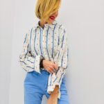 Chemise Rayée en Coton à Petits Cœurs – fraîcheur graphique et touche ludique