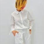 Chemise Blanche en Coton avec Nœuds aux Manches – minimalisme chic et détail mode