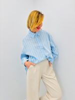 Chemise Rayée Fluide – élégance contemporaine et confort chic