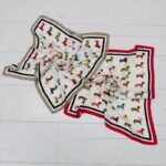 Carré Teckel Fantaisie aux Bordures Contrastées