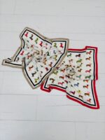 Carré Teckel Fantaisie aux Bordures Contrastées