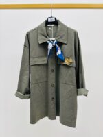 Chemise Esprit Saharienne à Détail Foulard – allure chic décontractée – Image 2