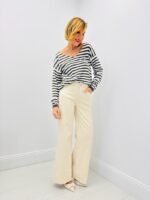 Pull Rayé Manches Longues col Large en Maille Fluide – Image 3