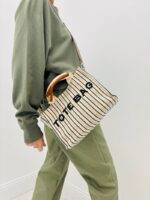 Tote Bag Graphique à Rayures et Message Brodé – Image 4