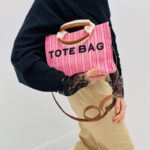 Tote Bag Graphique à Rayures et Message Brodé