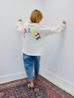 Sweat en Maille Douce à Lettrage Texturé Coloré – Image 6