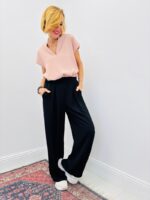 Top À Col V Fluide – Élégance Minimaliste – Image 5