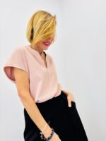 Top À Col V Fluide – Élégance Minimaliste – Image 4