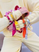 Bracelet Chaîne Avec Foulard – Touche Mode Colorée