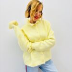 Gilet En Maille Douce À Col Arrondi Et Finitions Volantées