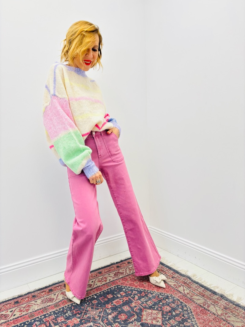 IMG_6014 Pull Rayé Multicolore En Maille Douce – Image 1