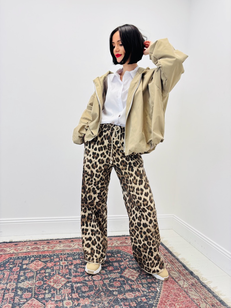 IMG_6362 Veste Coupe Loose à Capuche – Esprit Urbain – Image 1