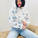 Chemise Brodée en Coton – Élégance Romantique