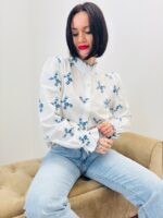 Chemise Brodée en Coton – Élégance Romantique