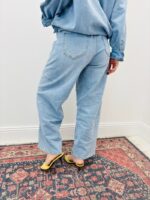 Jean Coupe Barrel Bleu Clair – Allure Moderne & Confort Absolu – Image 6