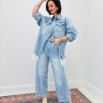 Chemise Denim Oversize à Finition Dentelle – Casual Chic & Féminin