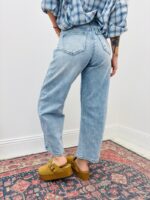 Jean Coupe Barrel Délavé Clair – Modernité & Confort Tendance – Image 4