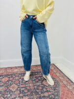 Jean Coupe Barrel Taille Haute – Denim Moderne & Tendance