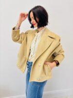 Veste Courte En Suédine À Col Tailleur Élégant